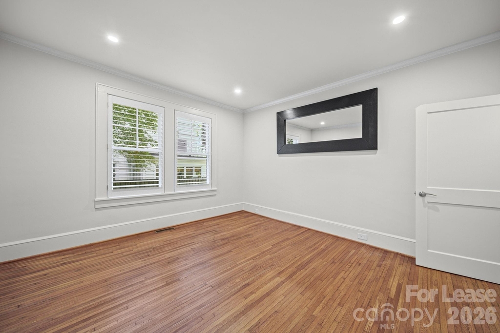 923 Henley Place - Photo 19