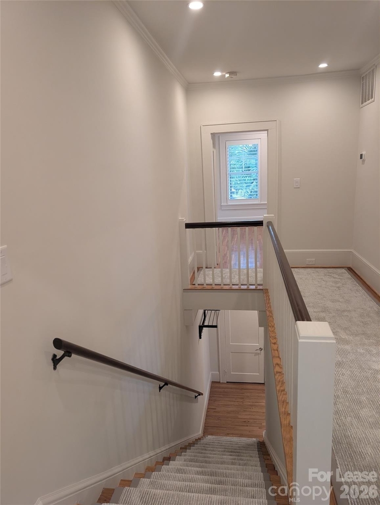 923 Henley Place - Photo 14