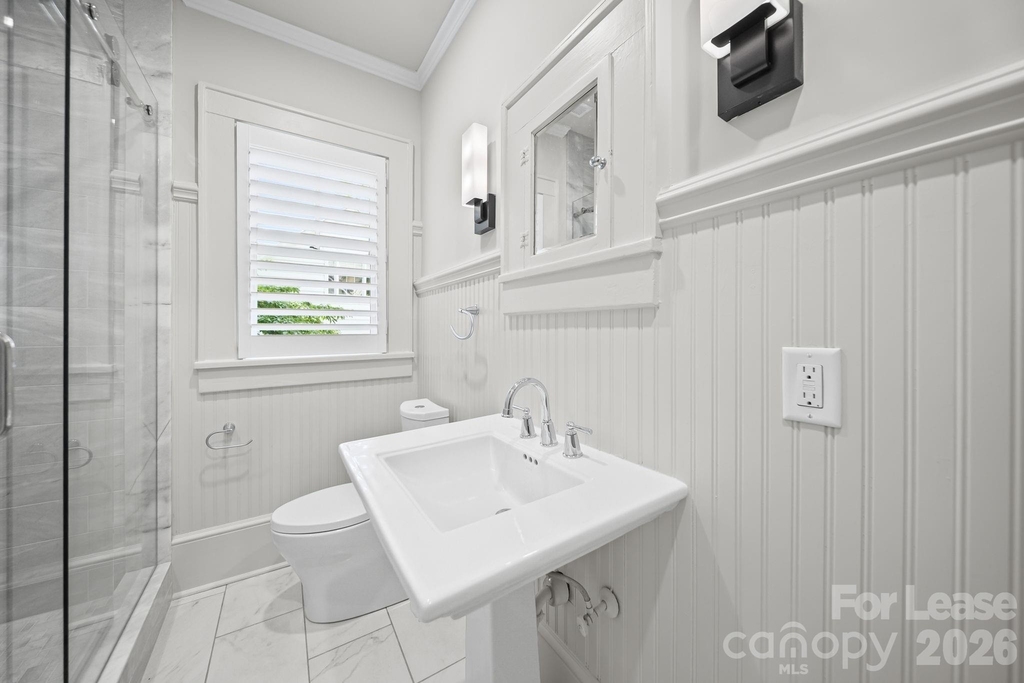 923 Henley Place - Photo 29