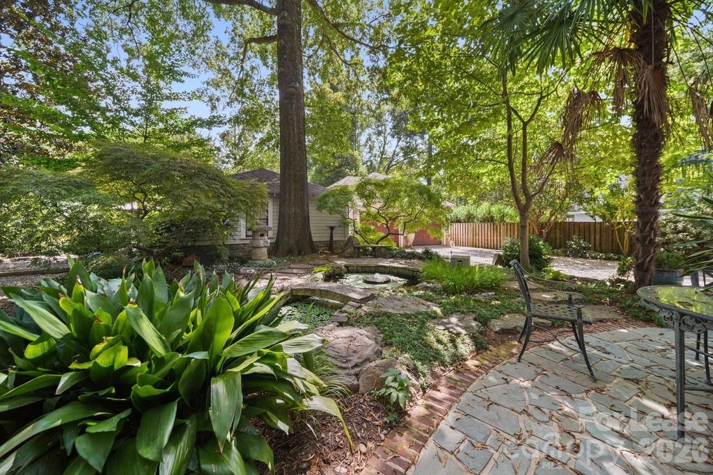 923 Henley Place - Photo 37