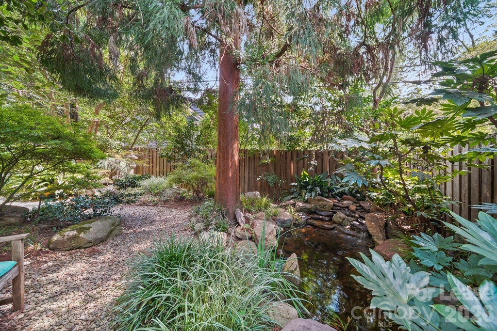923 Henley Place - Photo 39