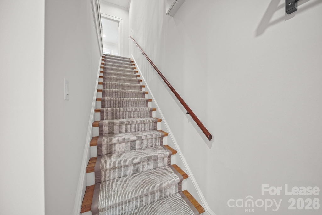 923 Henley Place - Photo 23