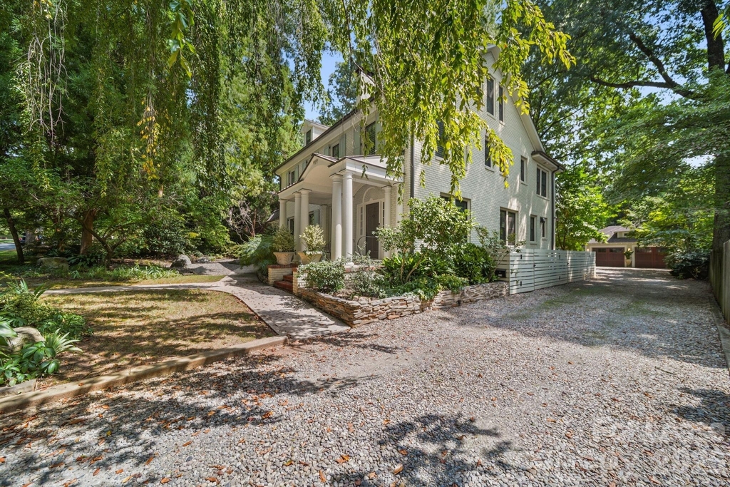 923 Henley Place - Photo 10