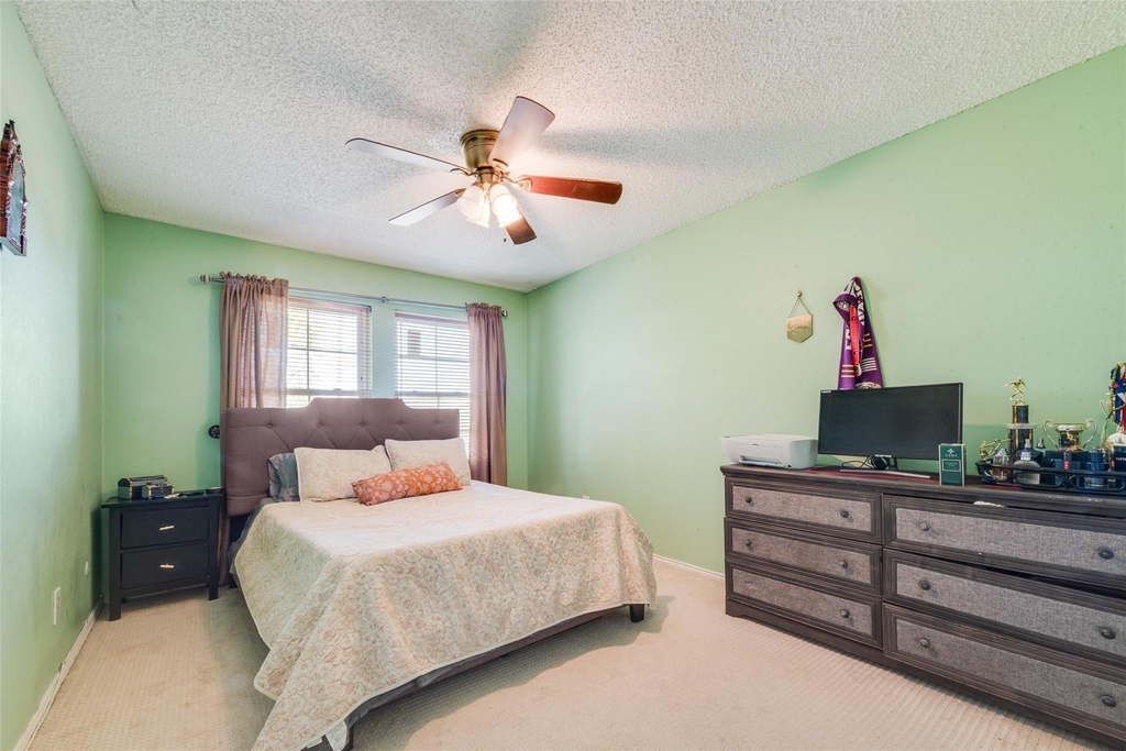 527 Towne House Lane - Photo 18