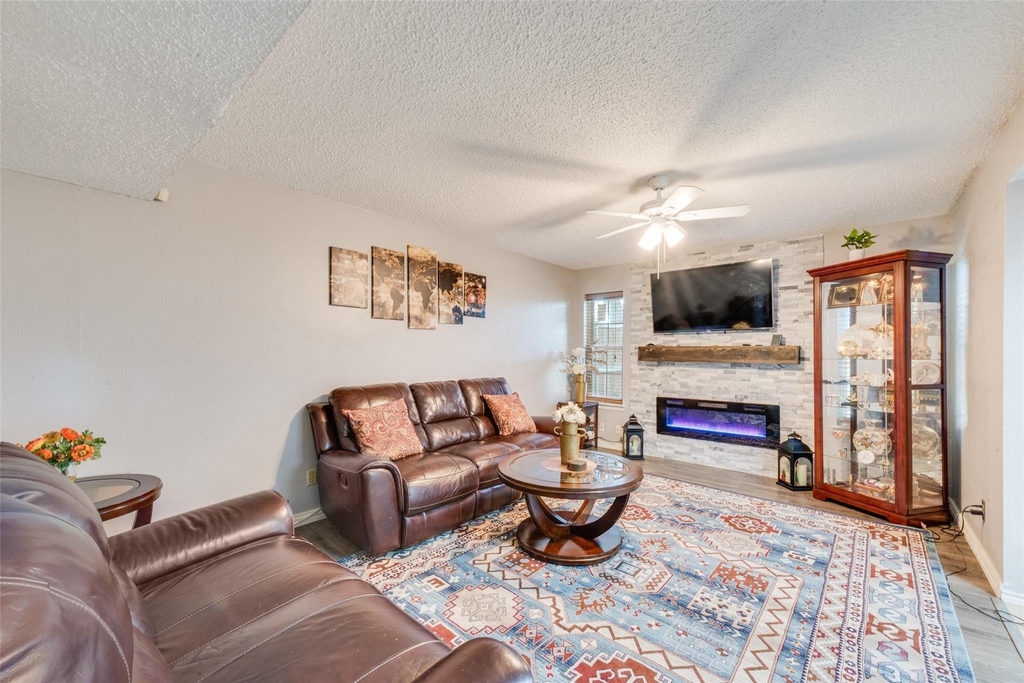 527 Towne House Lane - Photo 4