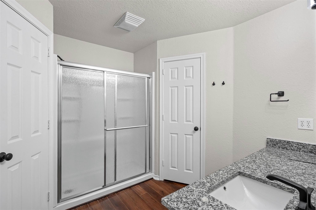 904 E 3rd B Street - Photo 15