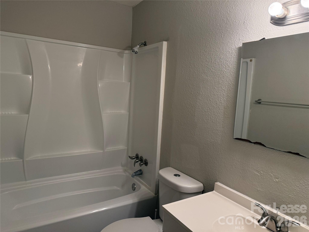 900 Junius Street - Photo 10