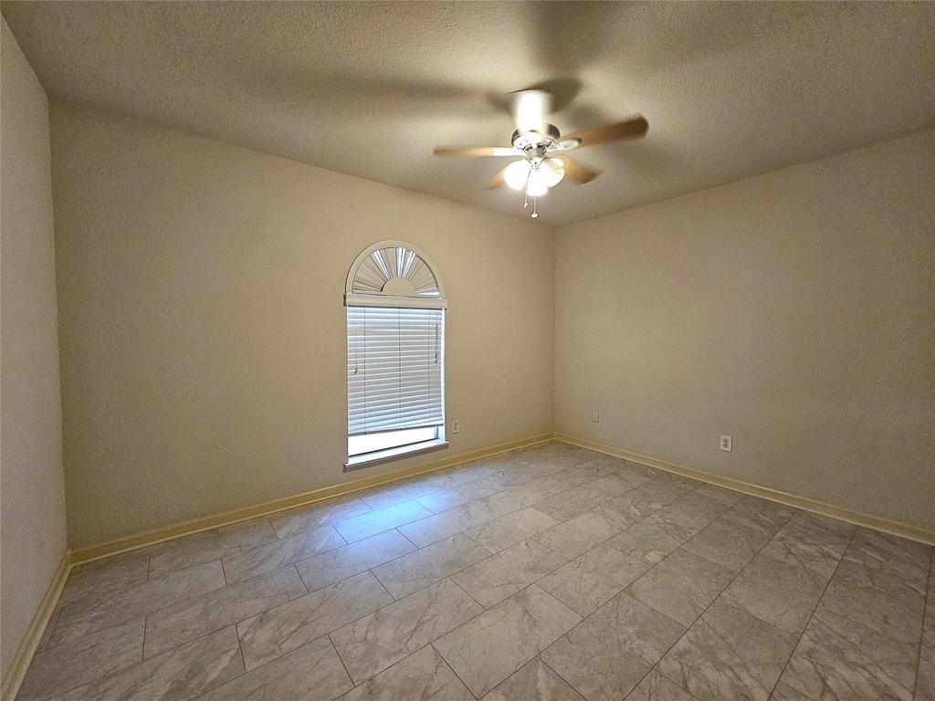 925 Whitehall Drive - Photo 17