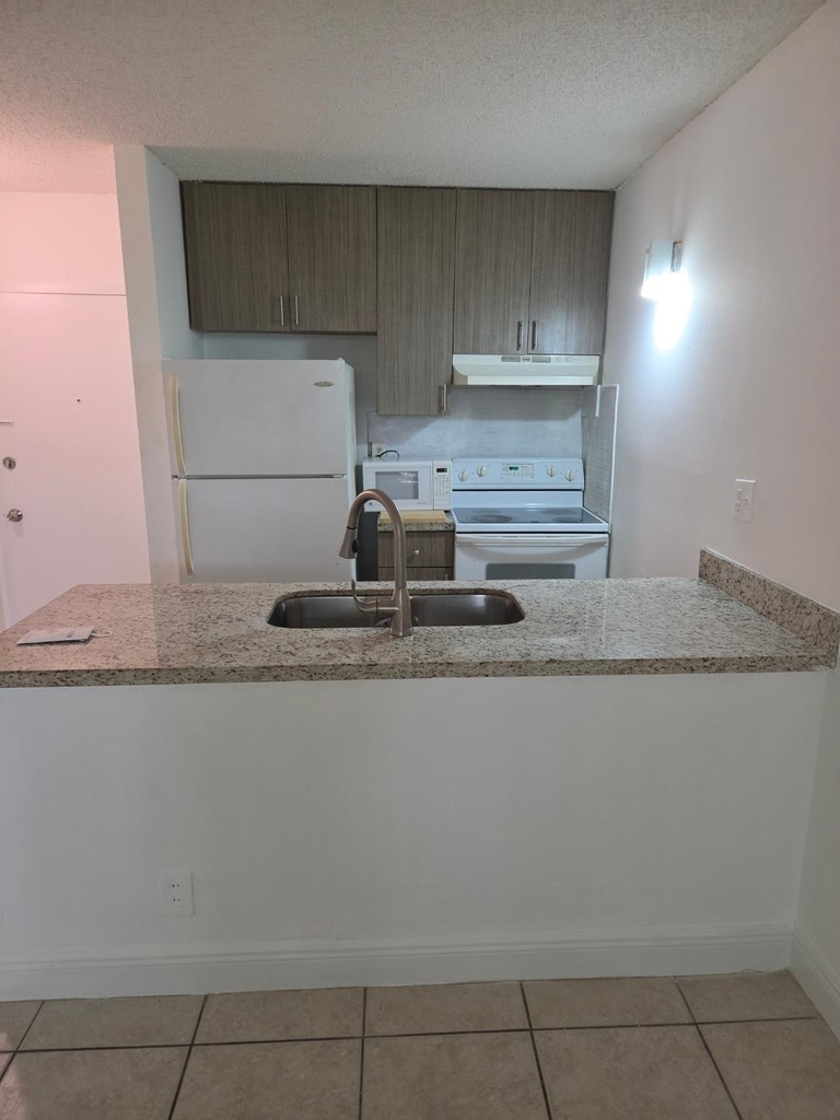 2401 Riverside Drive - Photo 6
