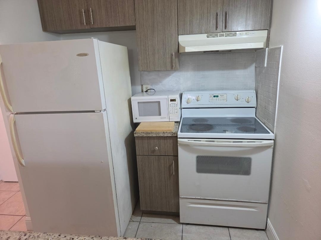 2401 Riverside Drive - Photo 7