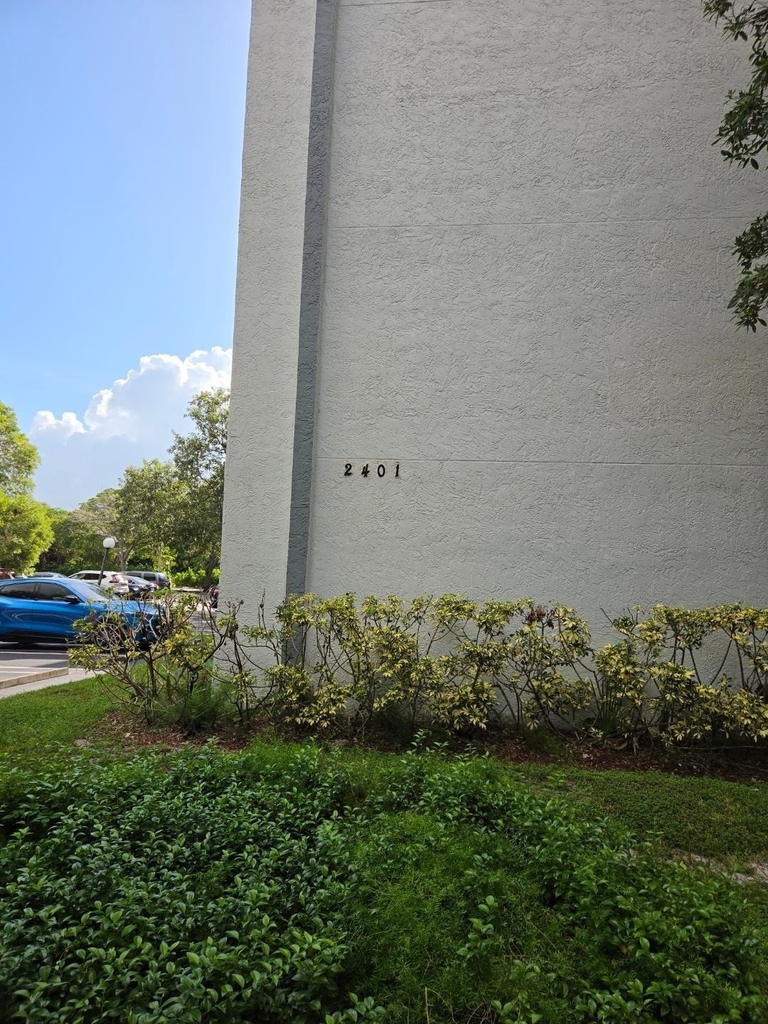 2401 Riverside Drive - Photo 0