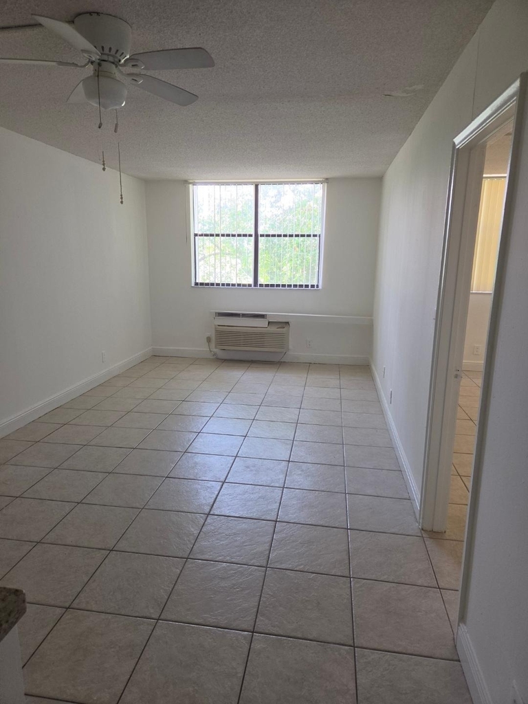 2401 Riverside Drive - Photo 9