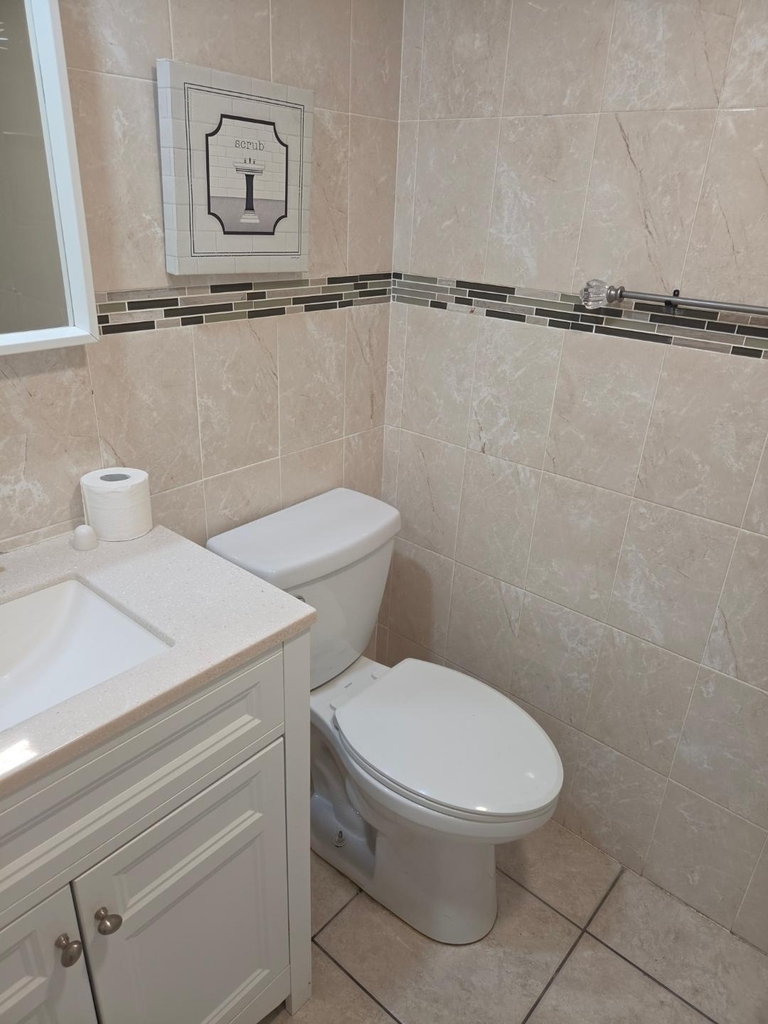 2401 Riverside Drive - Photo 2