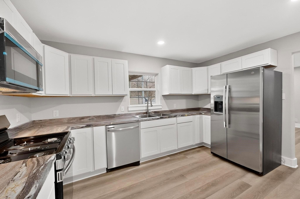 5313 Libbey Avenue - Photo 9