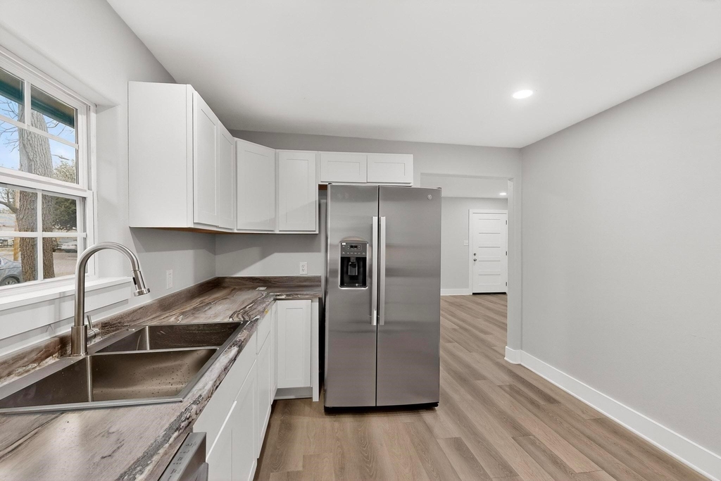5313 Libbey Avenue - Photo 7