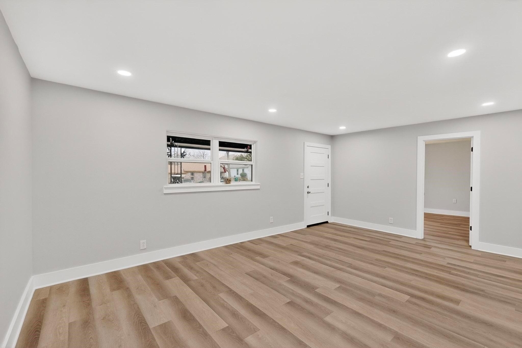 5313 Libbey Avenue - Photo 2