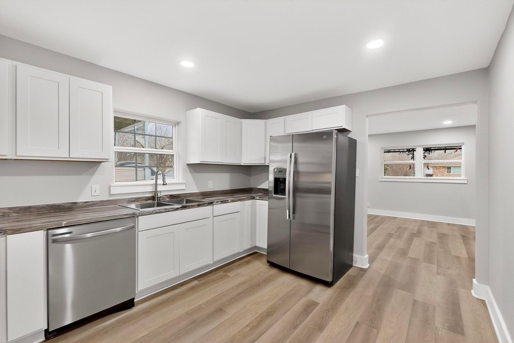 5313 Libbey Avenue - Photo 8