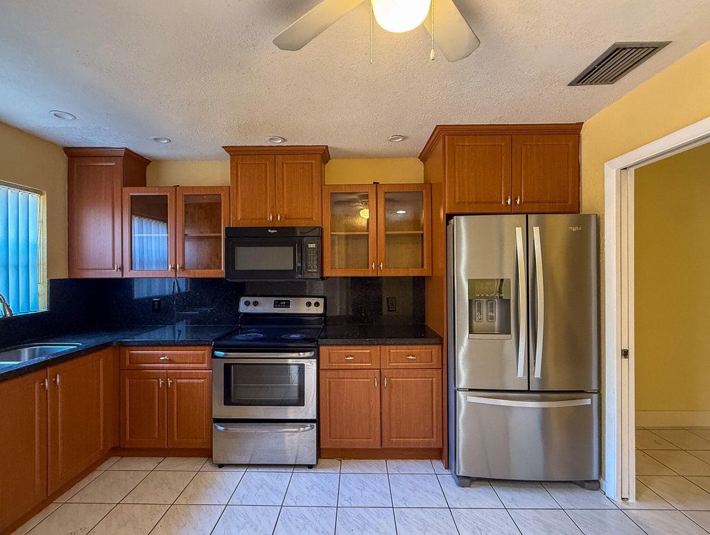 4567 Nw 90th Avenue - Photo 2