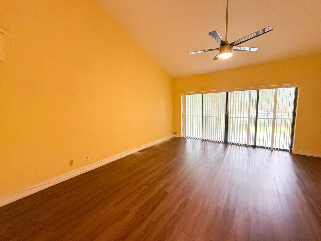 4567 Nw 90th Avenue - Photo 10