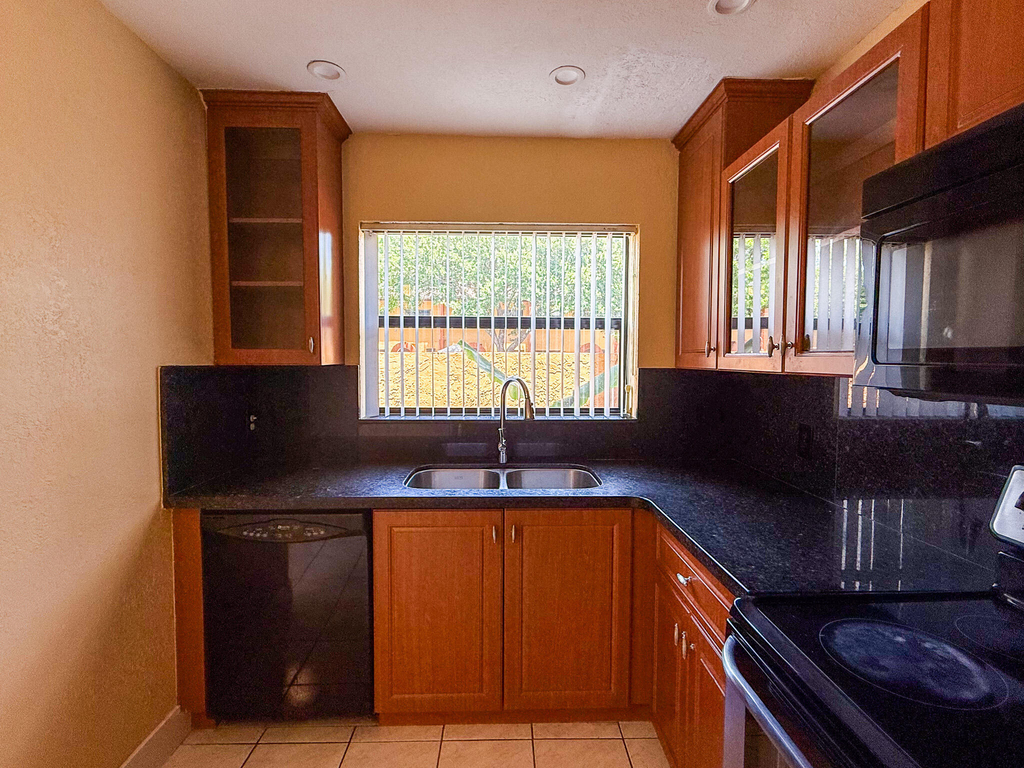 4567 Nw 90th Avenue - Photo 4