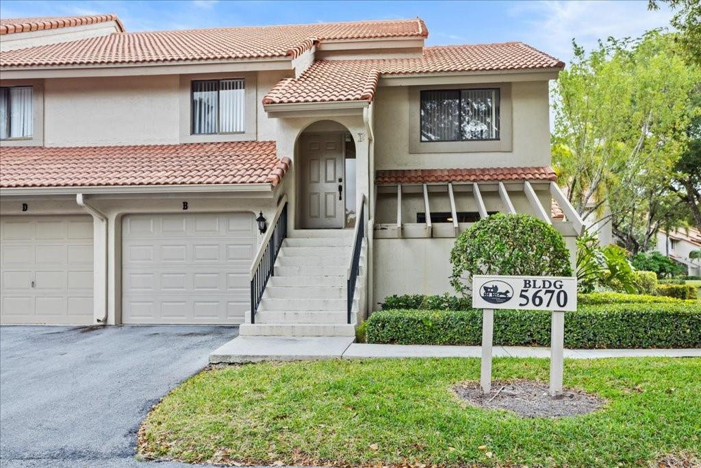 5670 Coach House Circle - Photo 0