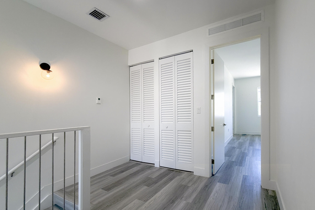 405 Ne 35th Court - Photo 7
