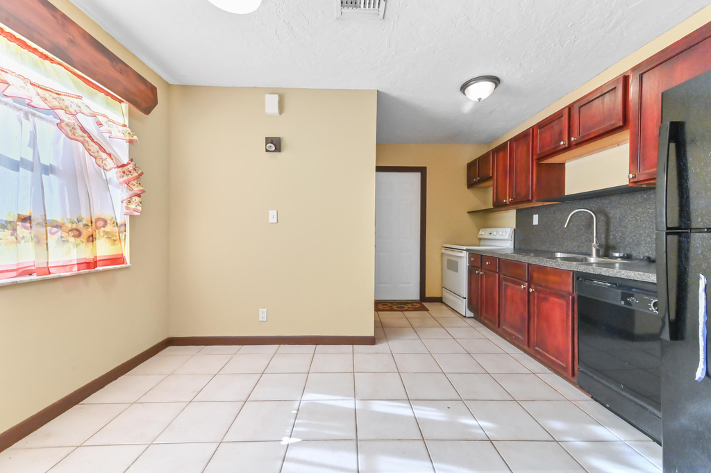 811 32nd Street - Photo 20