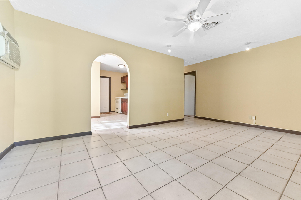 811 32nd Street - Photo 3