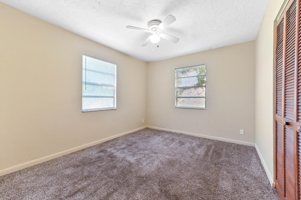 811 32nd Street - Photo 11