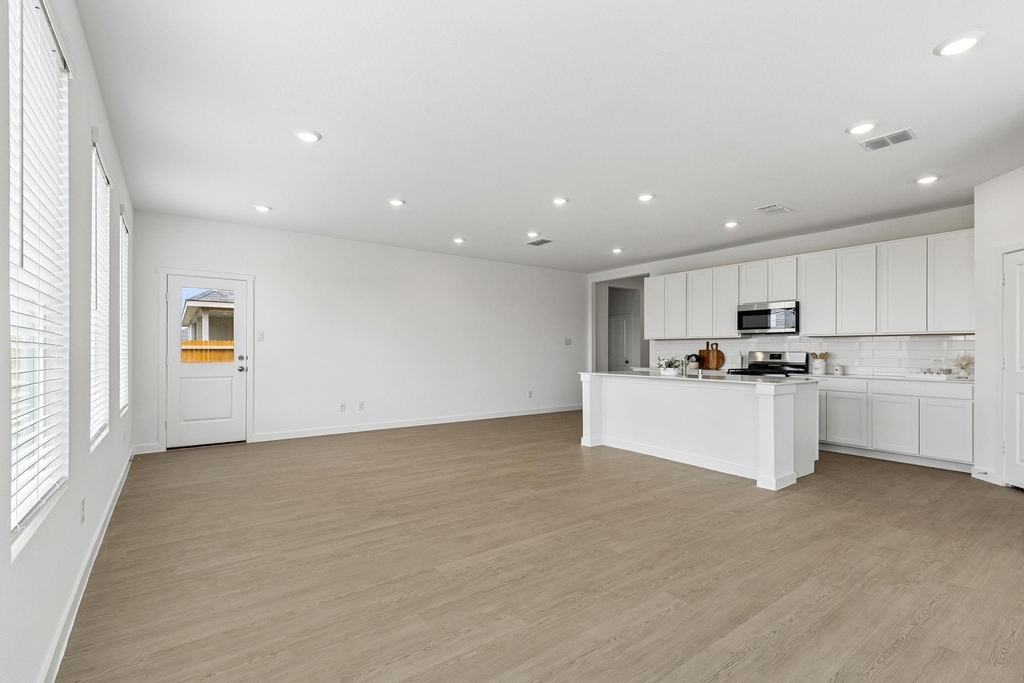 9517 Trecini Drive - Photo 5