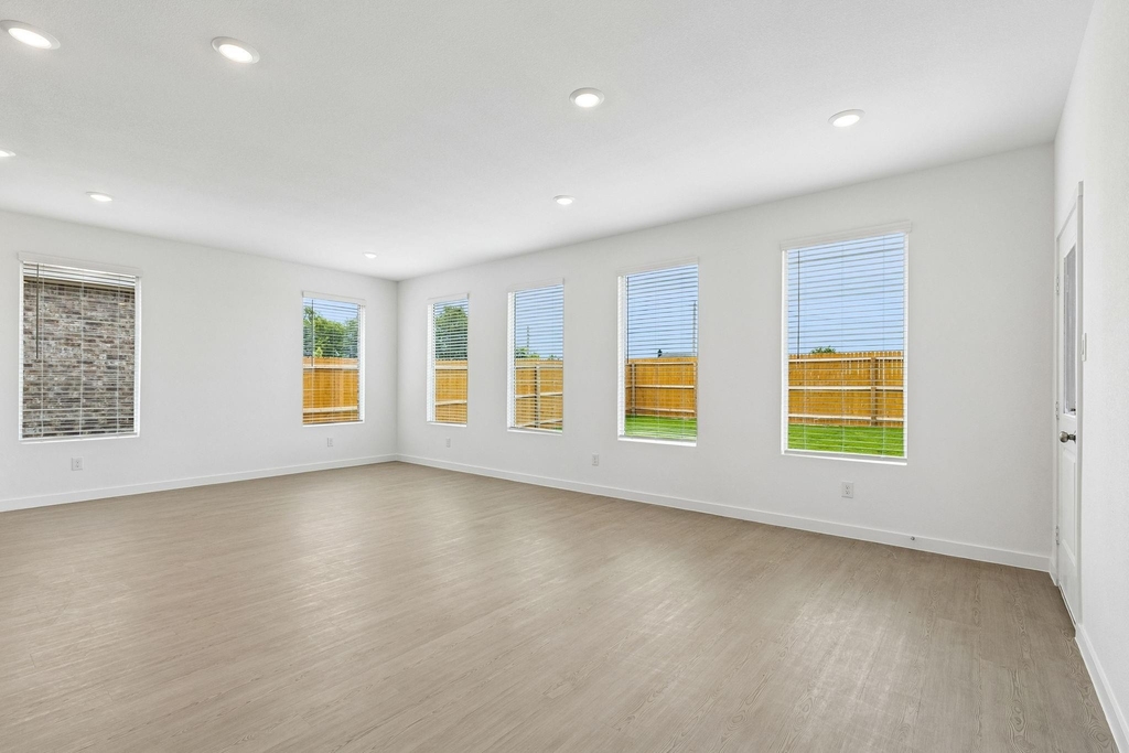 9517 Trecini Drive - Photo 4