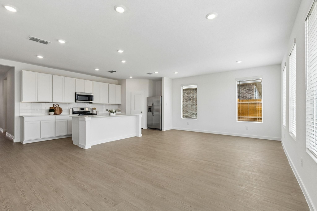 9517 Trecini Drive - Photo 3