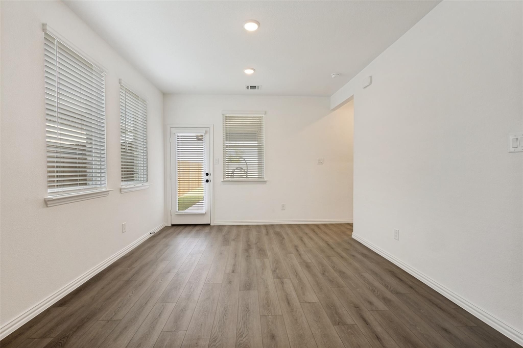 513 Waterhouse Lake Drive - Photo 9