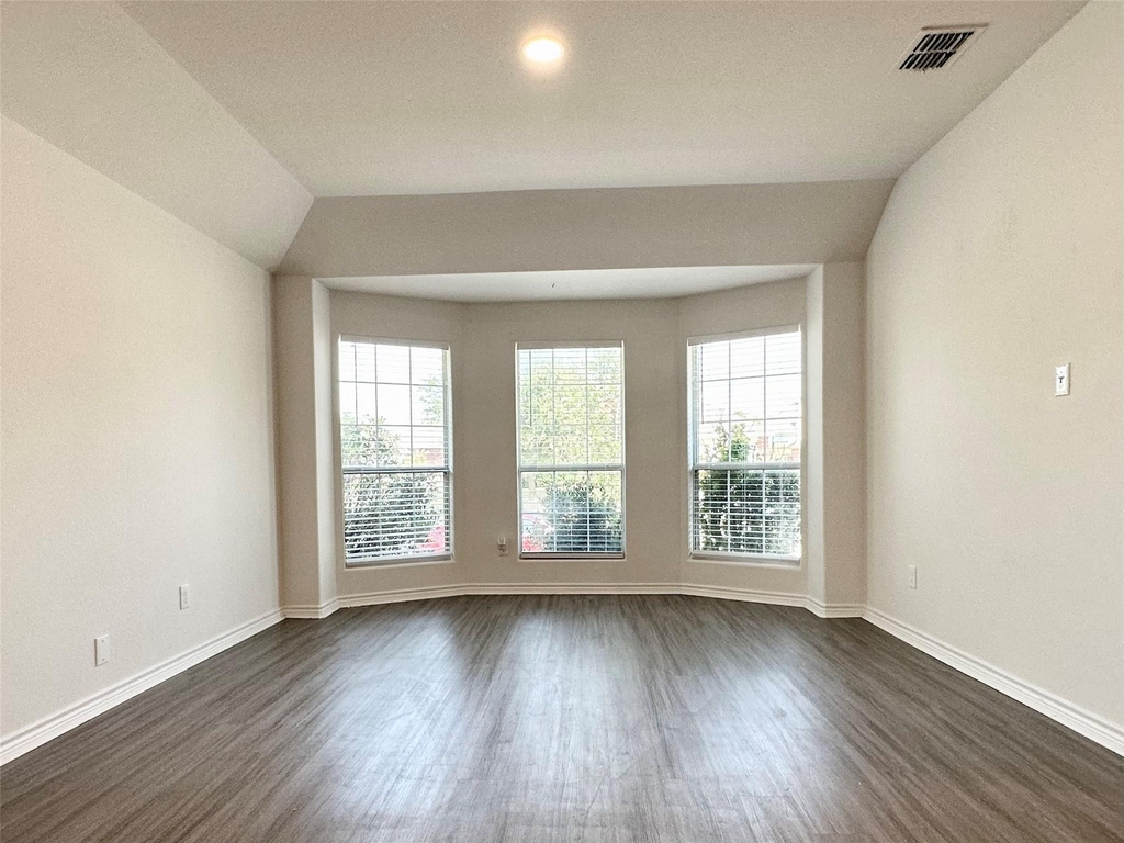 2805 Arabian Lane - Photo 3