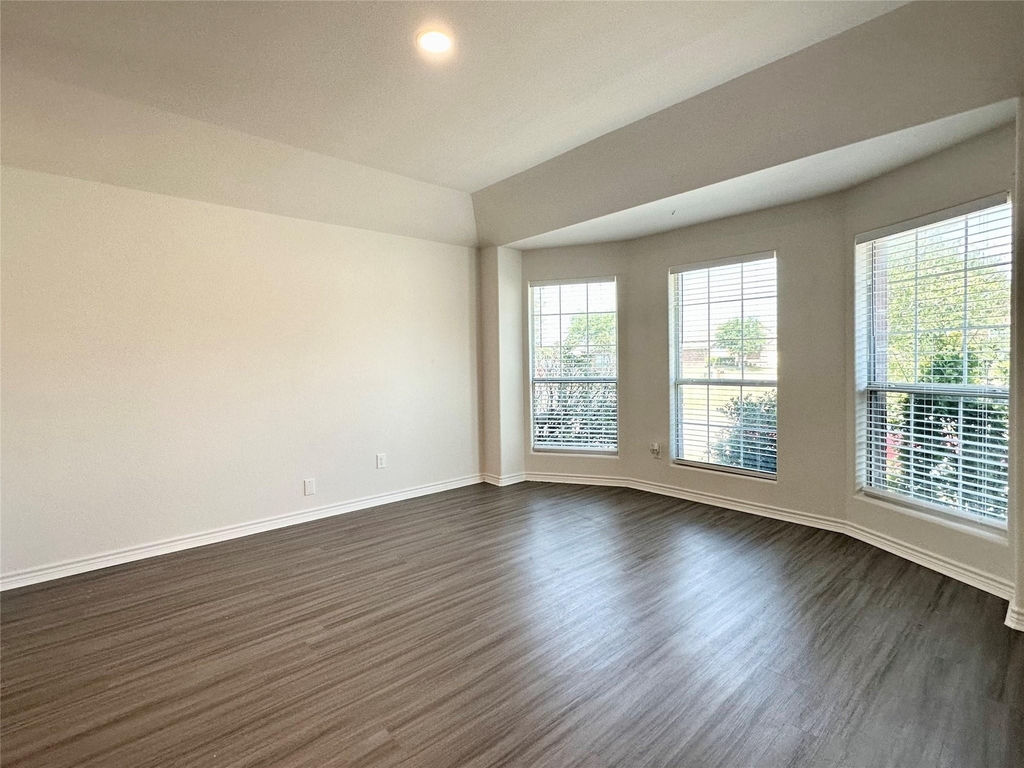 2805 Arabian Lane - Photo 2