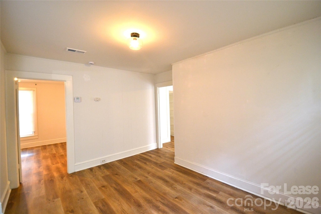 406 W 9th Street - Photo 7