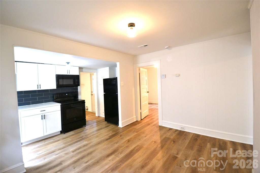 406 W 9th Street - Photo 8