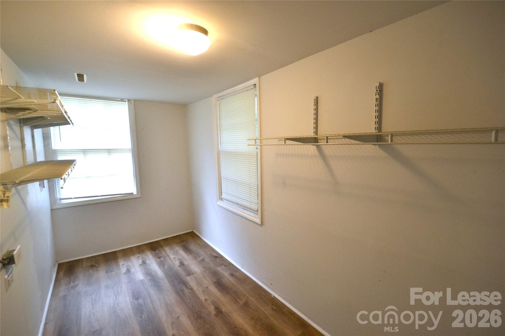 406 W 9th Street - Photo 11