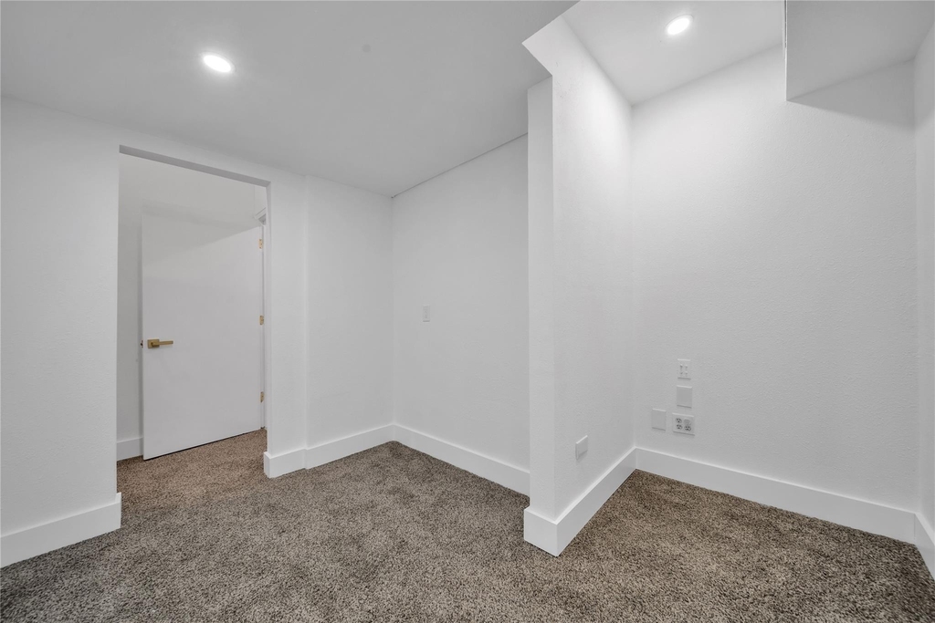 7001 Rocky Top Circle - Photo 18