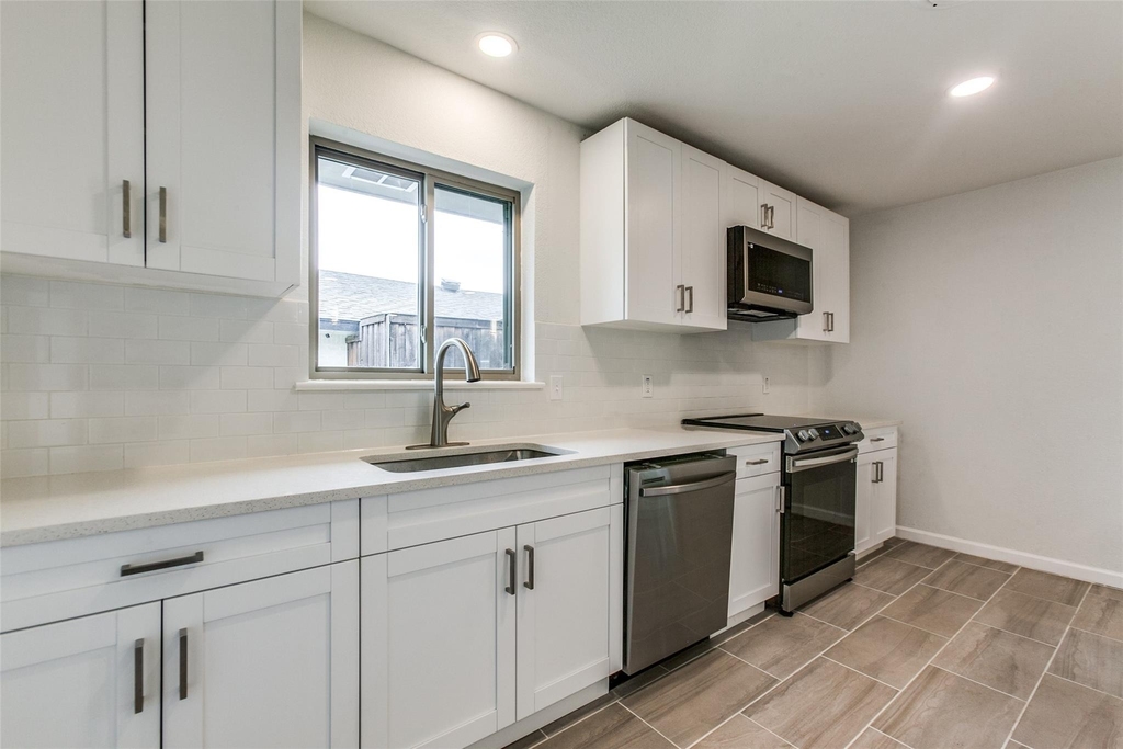 3517 Woodleigh Drive - Photo 12