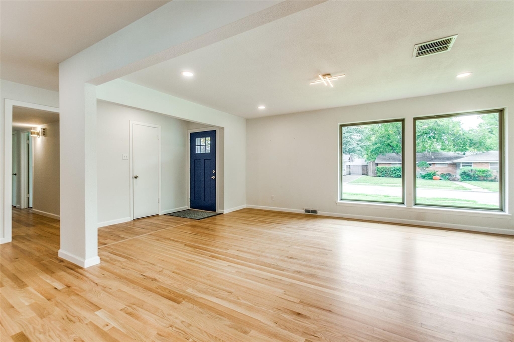 3517 Woodleigh Drive - Photo 3