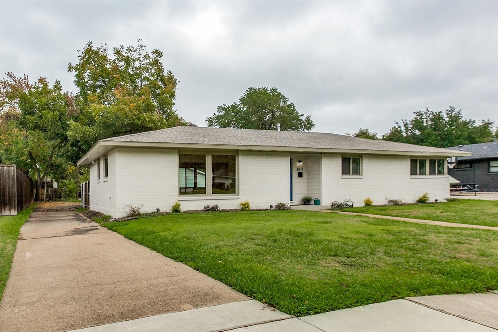 3517 Woodleigh Drive - Photo 1