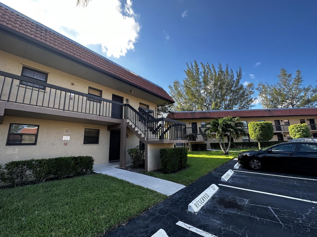21904 Lake Forest Circle - Photo 1