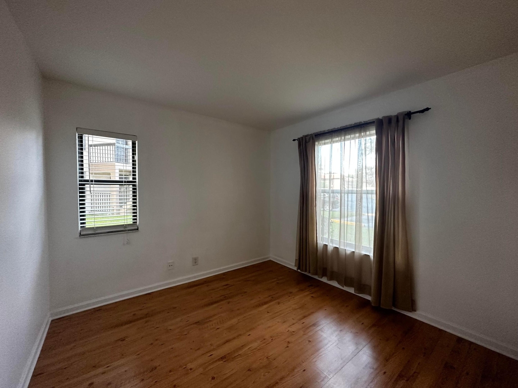 21904 Lake Forest Circle - Photo 11