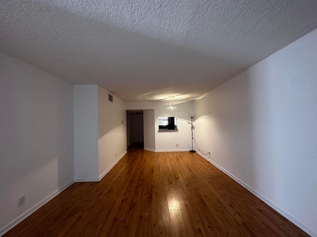 21904 Lake Forest Circle - Photo 13