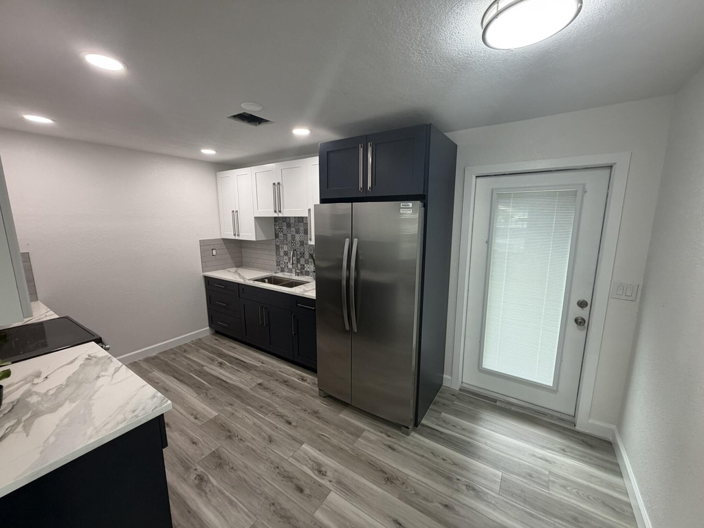 6200 Sw 41st Place - Photo 4
