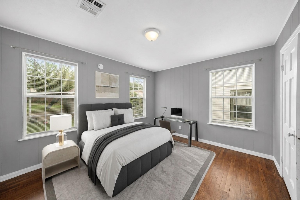 3324 W Clarendon Drive - Photo 3