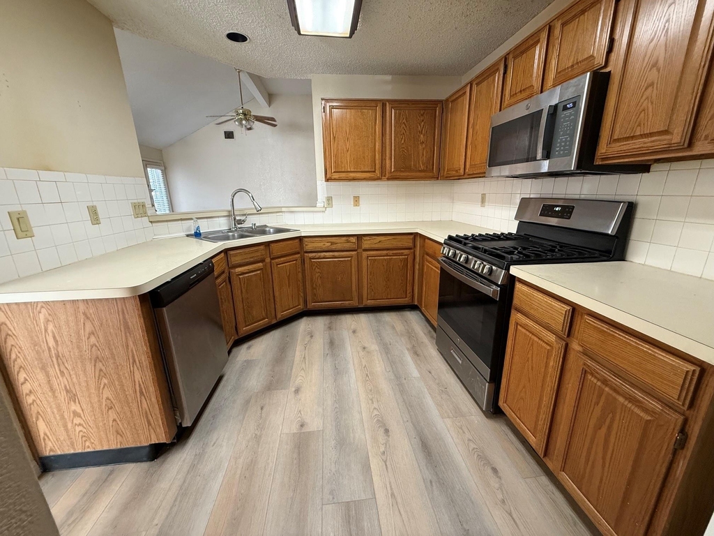 6804 Moccasin Drive - Photo 6