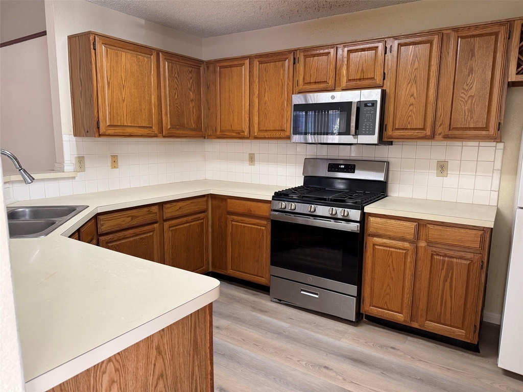 6804 Moccasin Drive - Photo 4