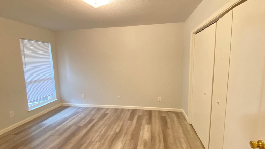 12816 Midway Road - Photo 7
